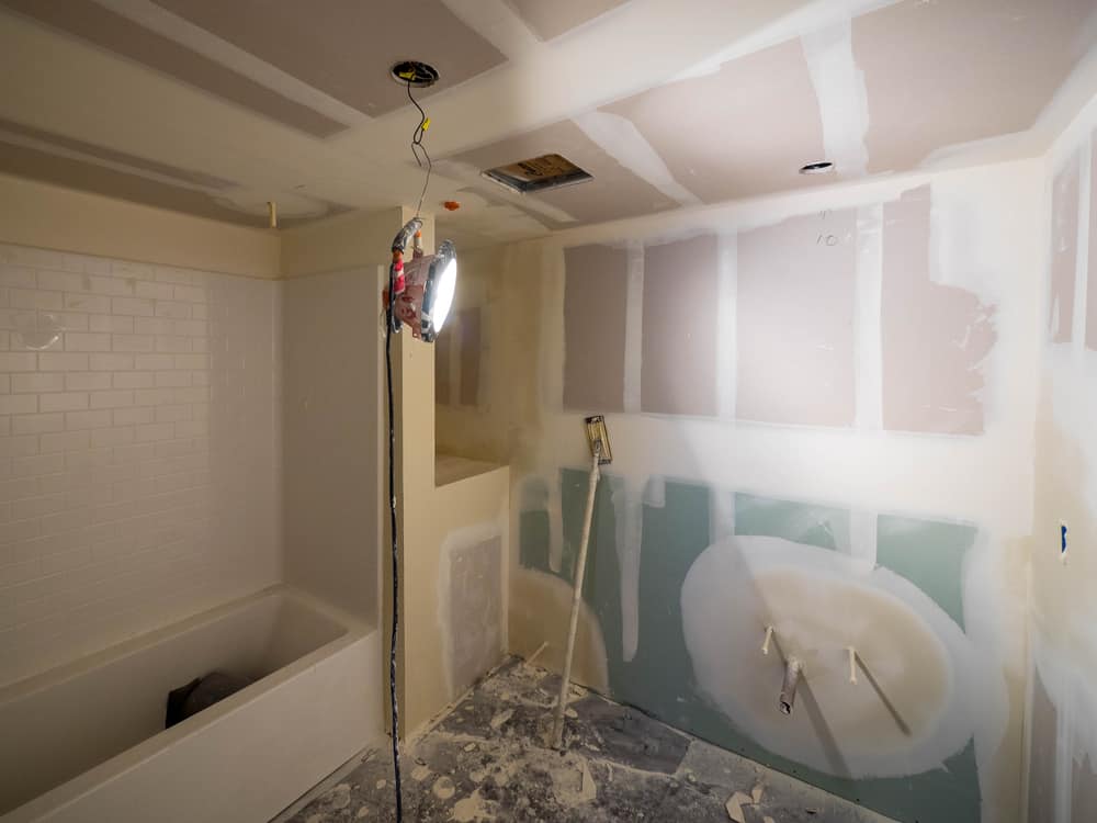 You are currently viewing Bathroom Drywall: Types, Perks, & Downsides You Need To Know